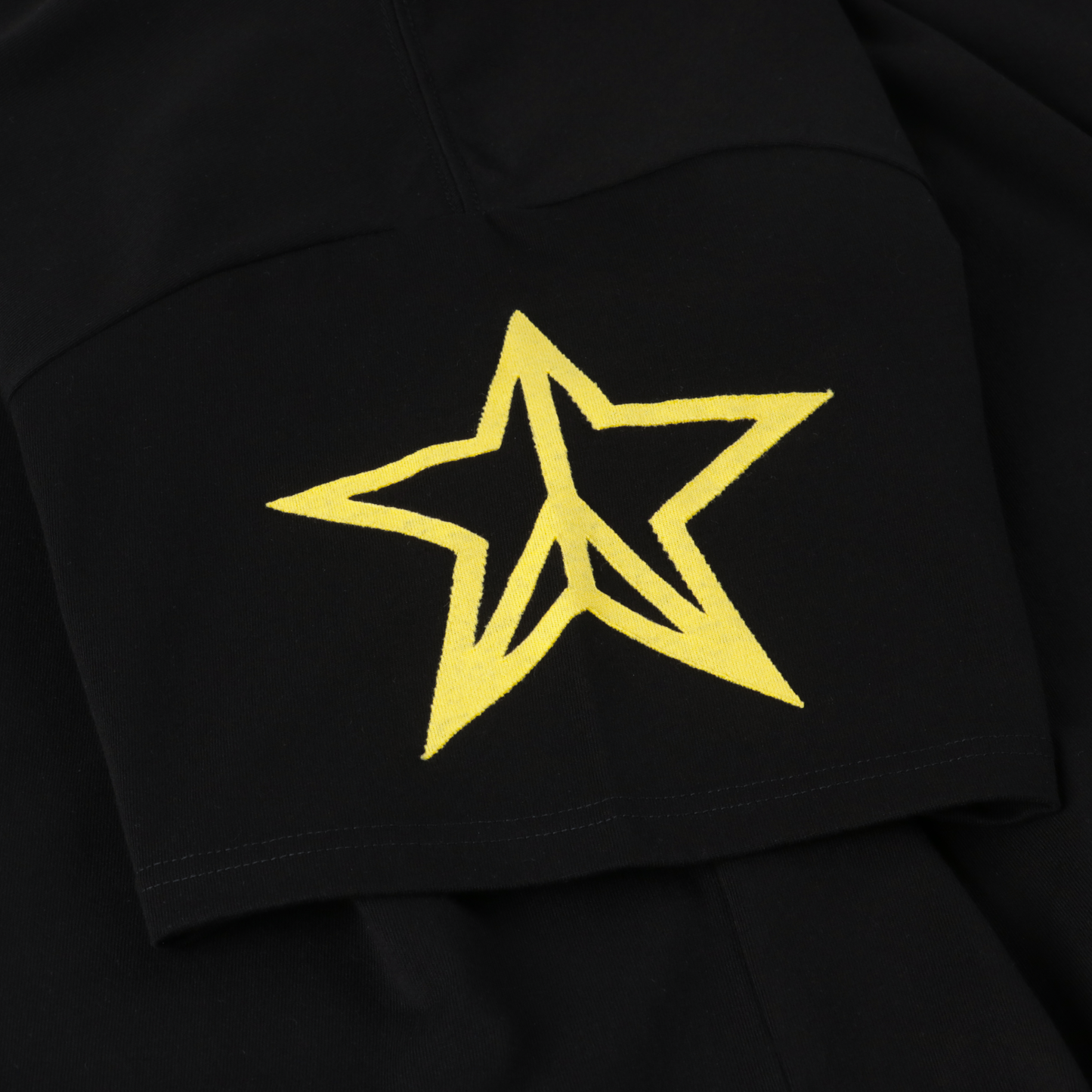 STAR PATCHED TEE